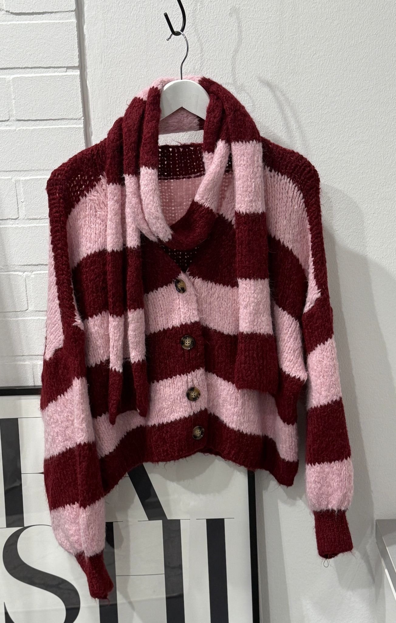 Color Blocking Cardigan mit Schal