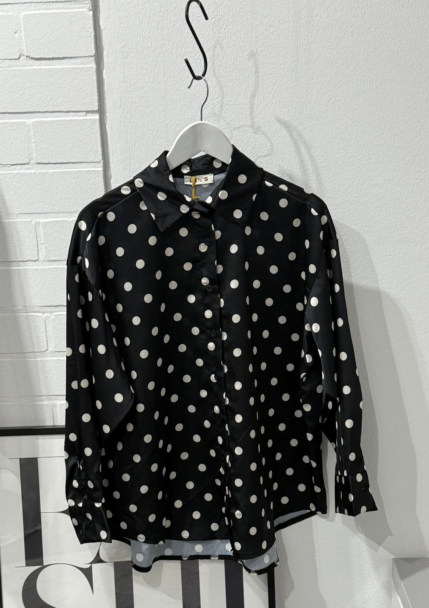 Satinbluse mit Punkten