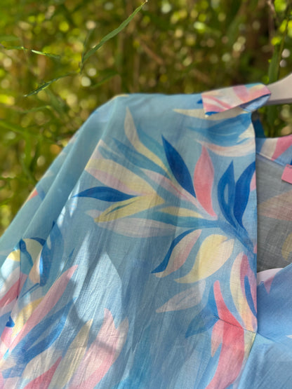 Bluse „Sky Bloom“ – Hellblau