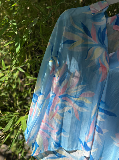 Bluse „Sky Bloom“ – Hellblau