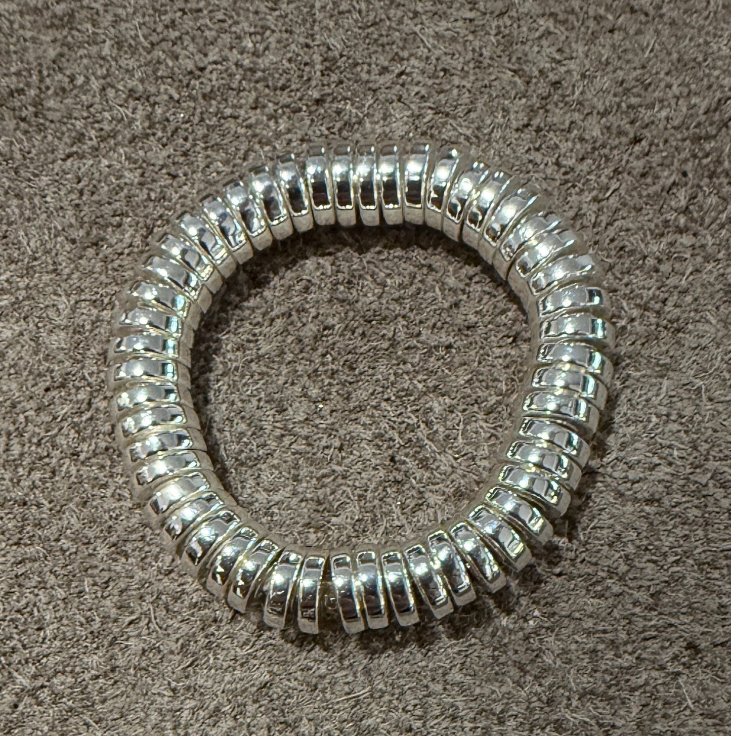 Elastischer Ring